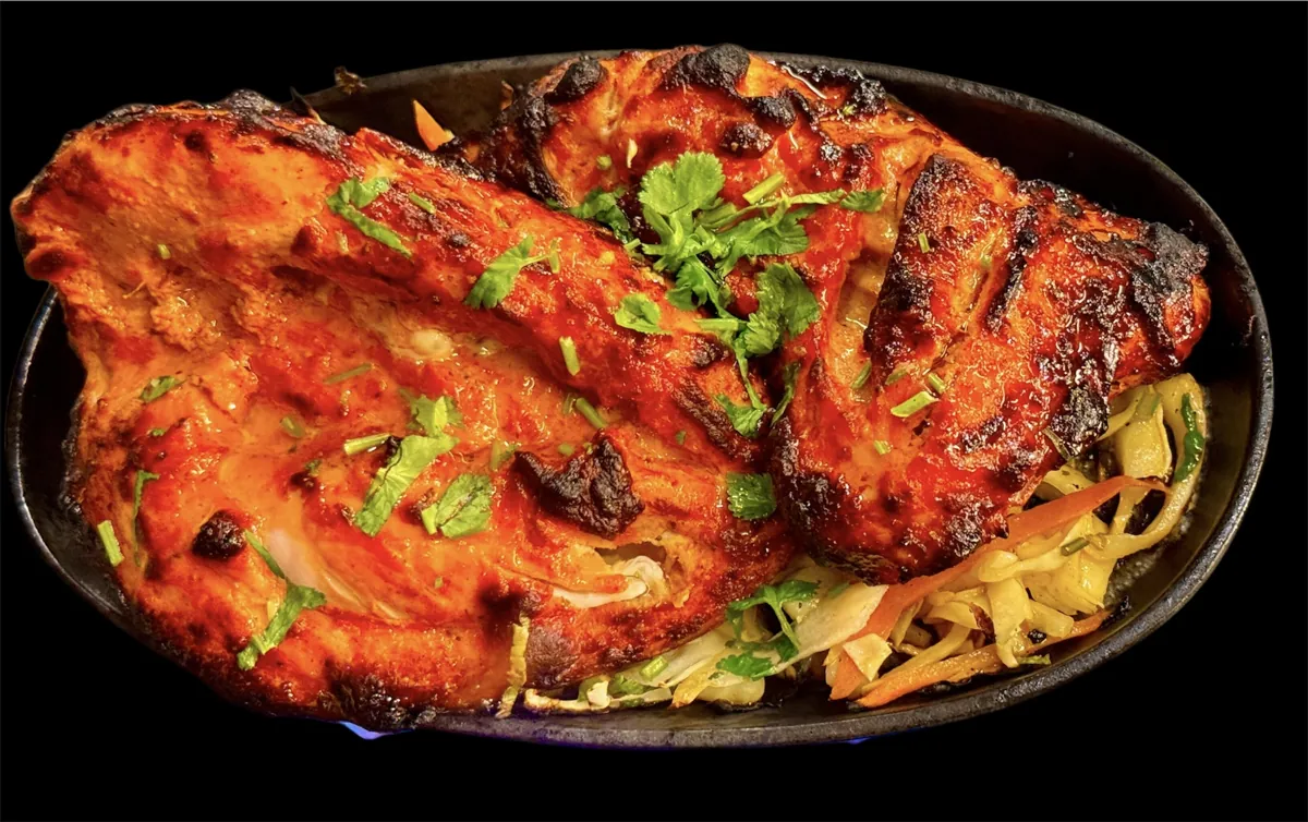 Charcoal-grilled lamb chops with mint chutney
